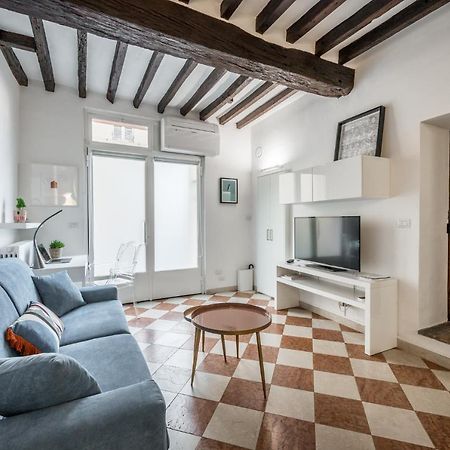 Casa Camilla - Arty Suite Nel Centro Storico Parma Exteriér fotografie